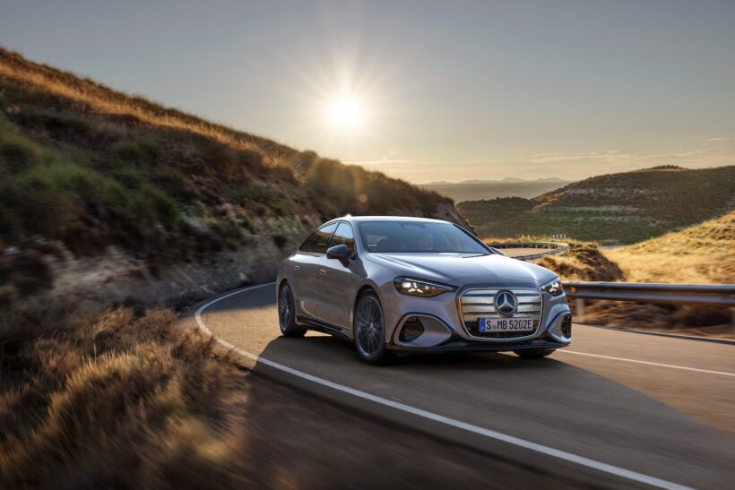 フル電動パワートレインを搭載する新型「メルセデス・ベンツ Cクラス」の走行シーン。