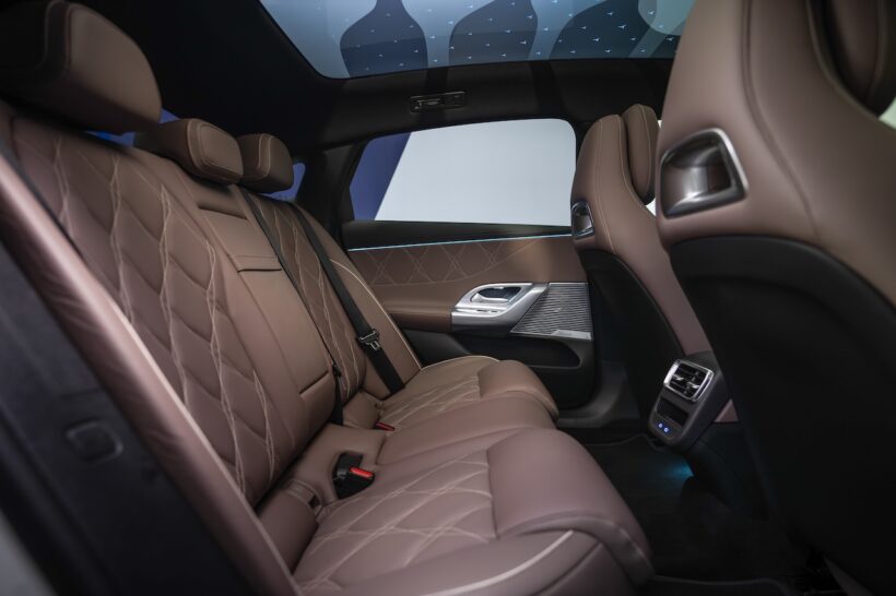 フル電動パワートレインを搭載する新型「メルセデス・ベンツ Cクラス」のインテリア。