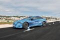 ステア・バイ・ワイヤのテストを実施する、新型「メルセデス・ベンツ EQS」。