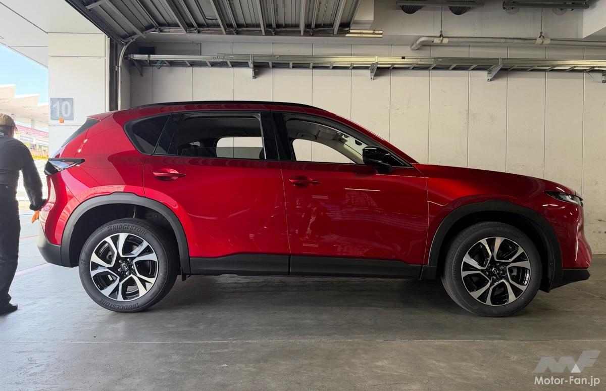 いましか見られない!? 」日本導入前のマツダ新型CX-5、左ハンドル仕様