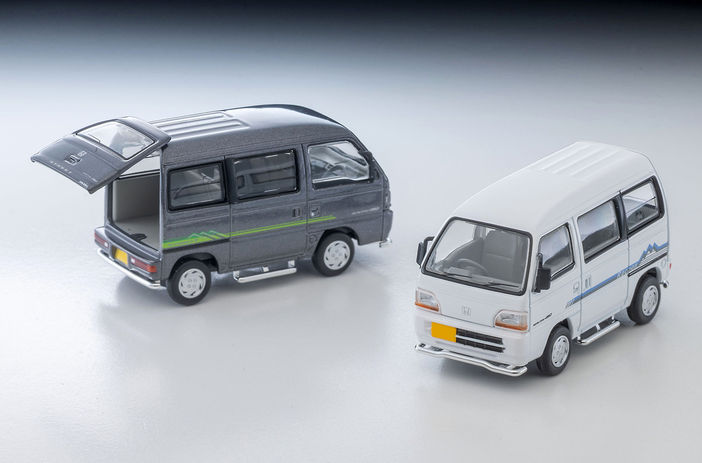 ユナリ　ミニカー　不動現状 1/64スケールでもリヤゲート開閉可能!?」ホンダストリートの精密