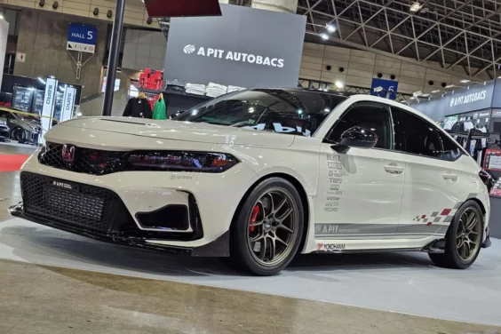 A PIT AUTOBACS「具現化したサンプル車両で親しみやすいカスタマイズの提案」東京オートサロン