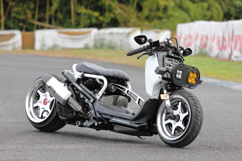 カスタムポイント多数のホンダZOOMERカスタム4台をピックアップしてご カスタムポイント多数のホンダZOOMERカスタム4台をピックアップしてご