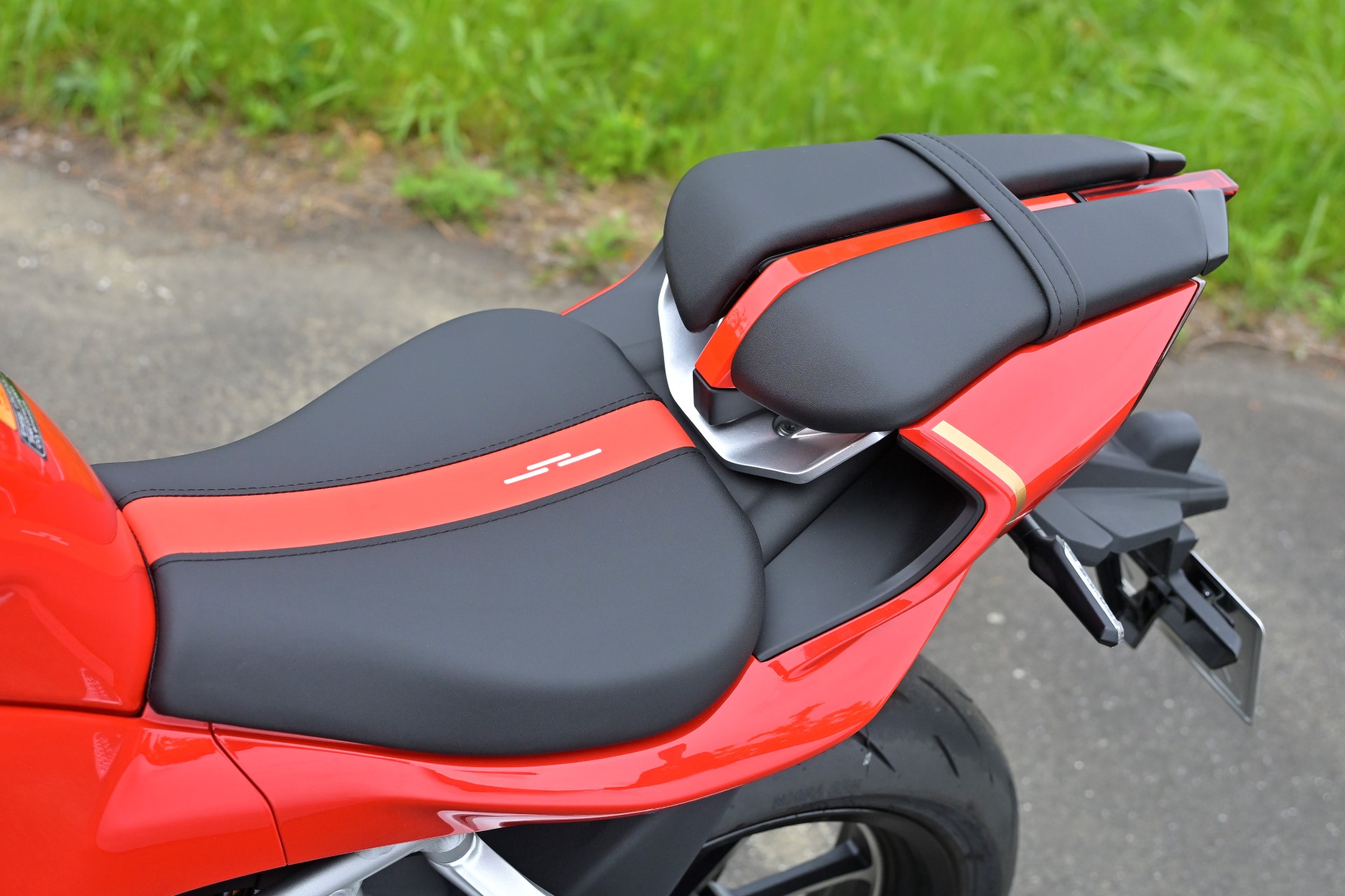 中国製の400cc直4？」 QJモーター・SRK 400 RS。コイツはニンジャZX-4R