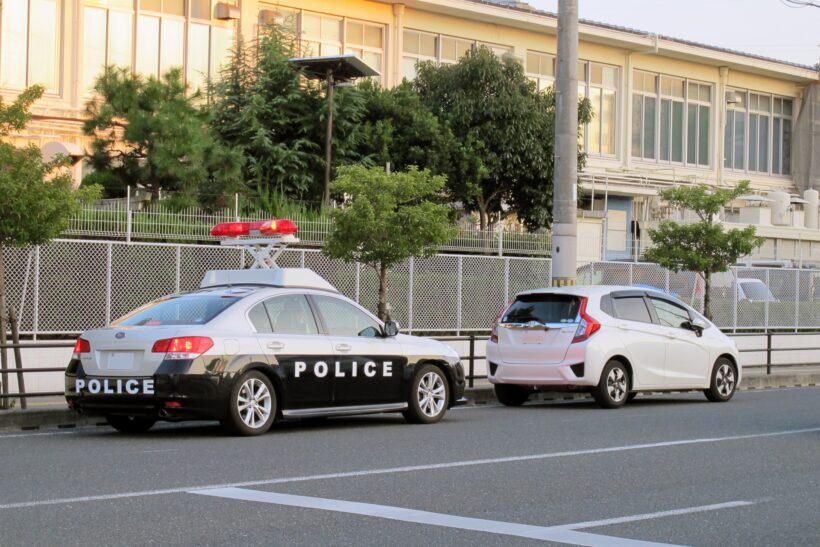 パトカーに取り締まれるクルマ
