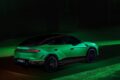 「ウルス SE テットネロ カプセル」は、写真の「ヴェルデ・メルクリウス」をはじめ、豊富なカスタムカラーが用意された。
