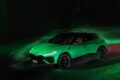 ランボルギーニは、ミラノ・デザインウィークにおいて、630台限定の特別仕様車「ウルス SE テットネロ カプセル」を公開した。