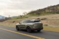 フル電動SUV「レクサス TZ 450e」の走行シーン。