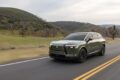 フル電動SUV「レクサス TZ 450e」の走行シーン。