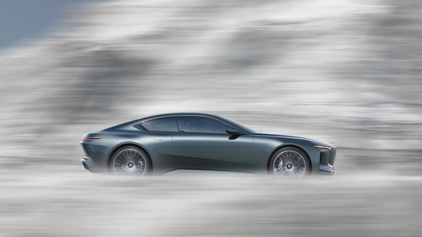 デザインコンセプト「ヴィジョン BMW アルピナ」の走行シーン。