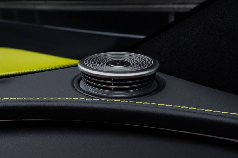 フル電動グランツーリスモ「メルセデス AMG GT 4ドア クーペ」のインテリア。