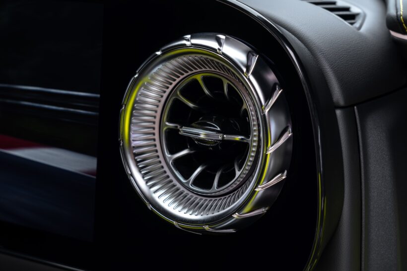 フル電動グランツーリスモ「メルセデス AMG GT 4ドア クーペ」のインテリア。