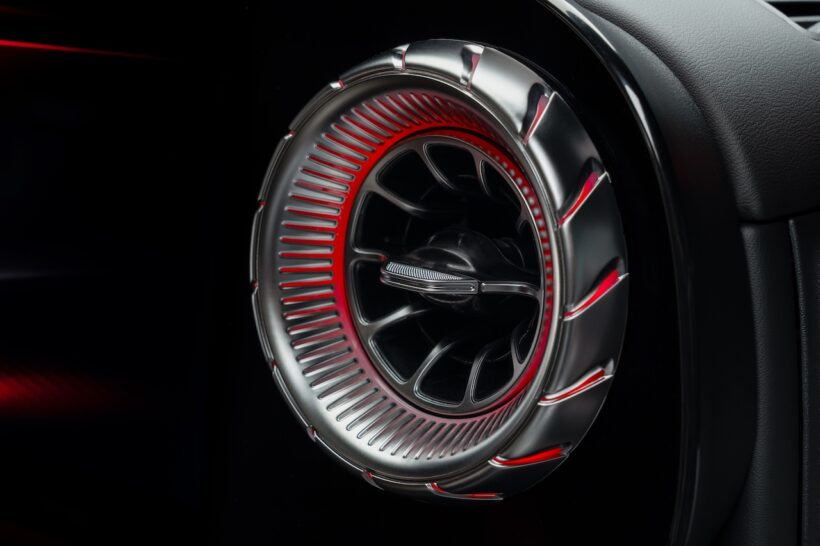 フル電動グランツーリスモ「メルセデス AMG GT 4ドア クーペ」のインテリア。