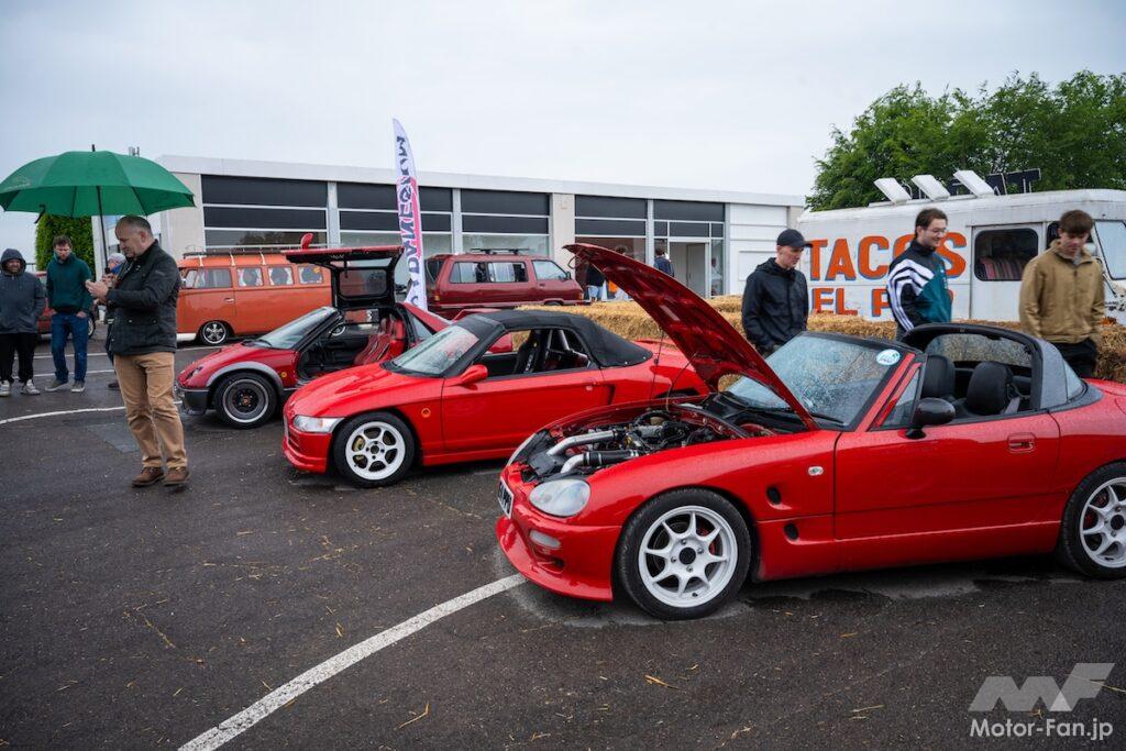 手前からスズキ カプチーノ、ホンダ ビート、マツダ AZ-1。
