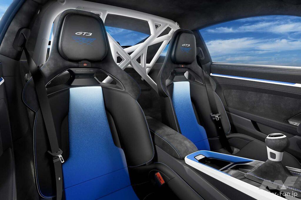 【Porsche 911 GT3 Artisan Edition】マンタイキット専用となるリップスポイラーやカーボン製ウイング、リヤホイールのエアロディスクなどを装着。カラーリングはホワイトとジャパンブルー=藍色を印象的に掛け合わせた。限定30台での導入となる。