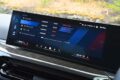 M2にあらかじめセットされたドライブモードという概念はなく、エンジン、シャシー、ステアリングなどの制御レベルを個別に選択、ステアリング上のM1／M2ボタンに記憶させ、それを押すことで呼び出すという機能を持つ。