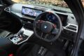 第2世代となる現行M2は、ボディが大型化するとともにAWDとなったM3／M4に代わる、Mモデルの根源的な価値を受け継ぐクルマとしていま注目が集まる。試乗車は本文にあるMレーストラックパッケージなどのオプションを装着、総額1341万9000円の個体。タイヤサイズは前275/35R19、後285/30R20で、銘柄はミシュラン・パイロットスポーツカップ2だ。
