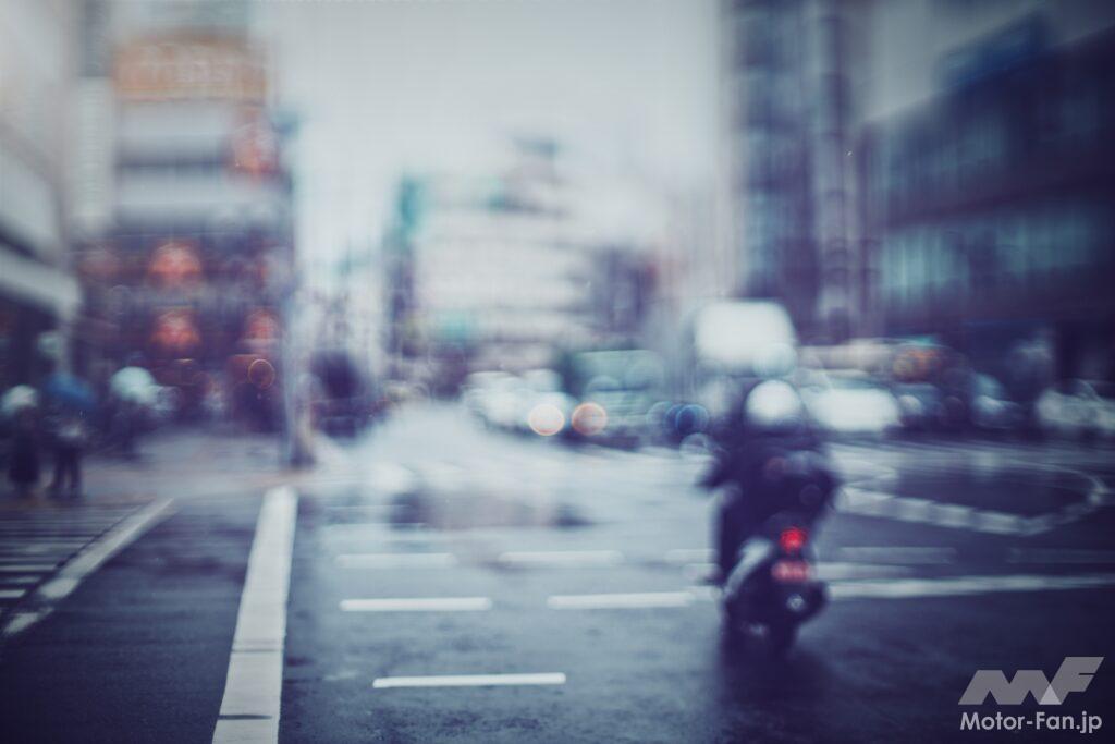 雨の中の運転者目線