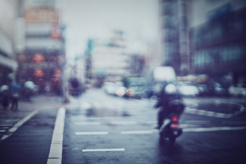 雨の中の運転者目線