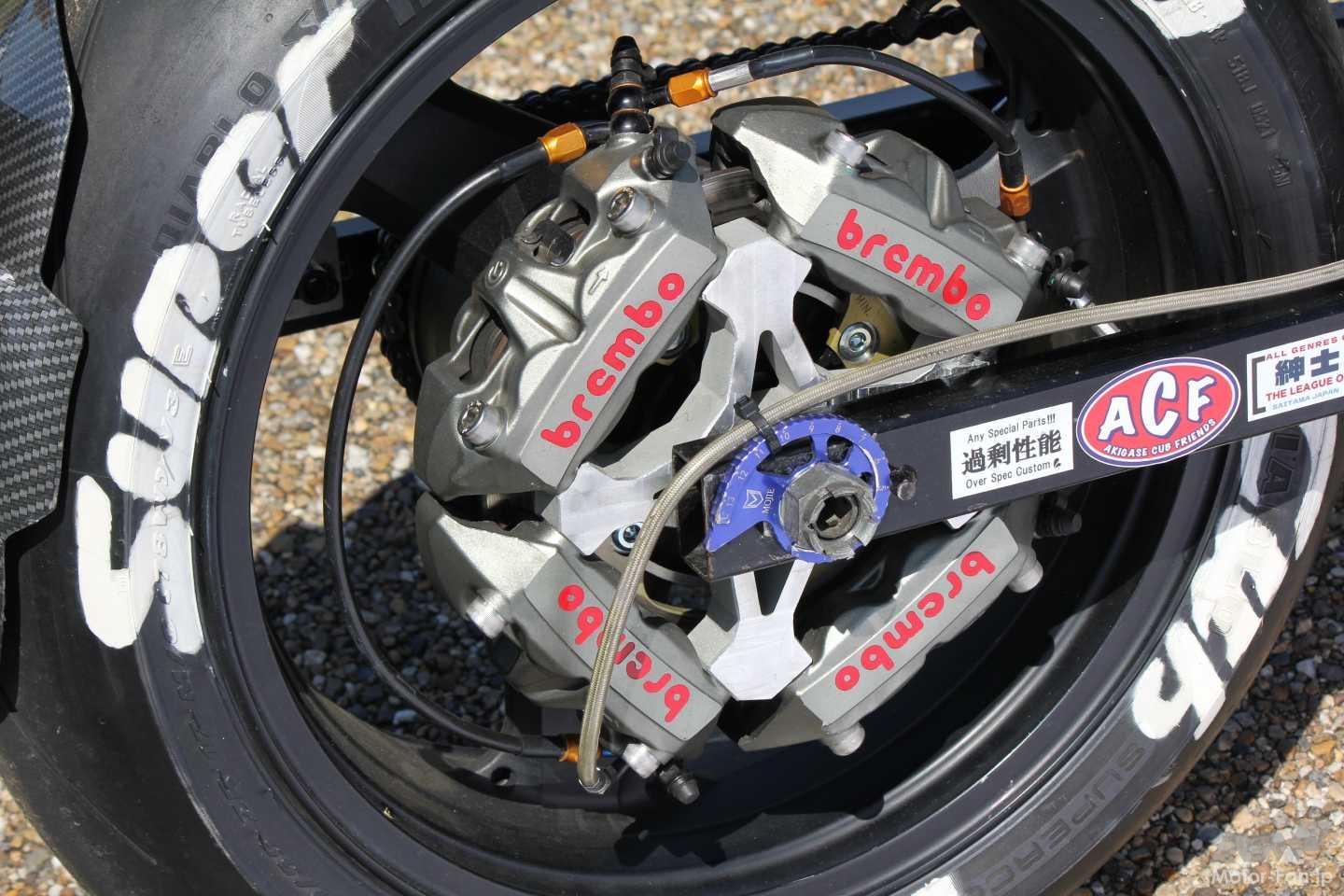 四輪用ダウンドラフトを125ccで!?】ZX-12Rホイールまで投入した“過剰