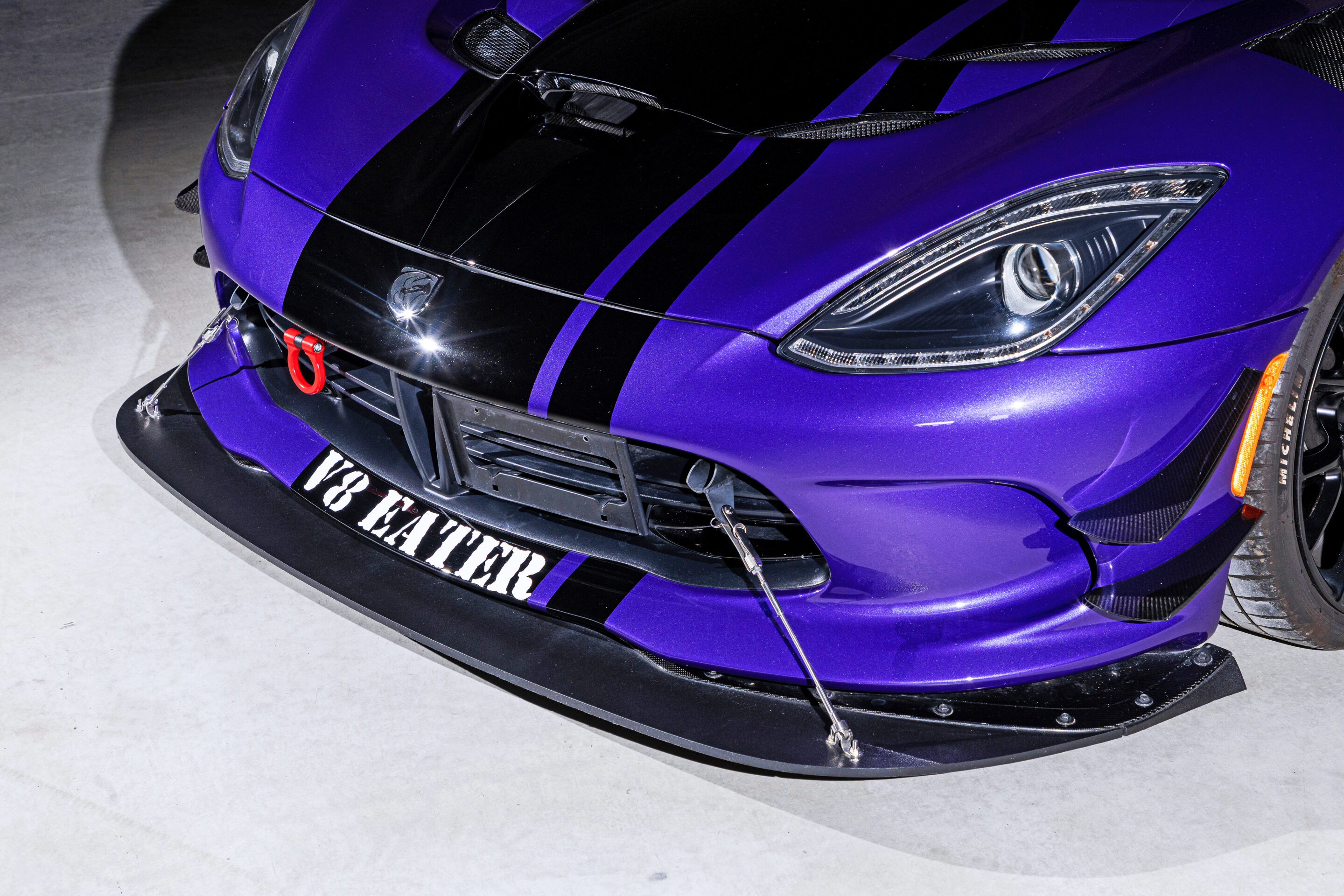 V8喰い”の異名は伊達じゃない！」650馬力V10が支配する最終型バイパー