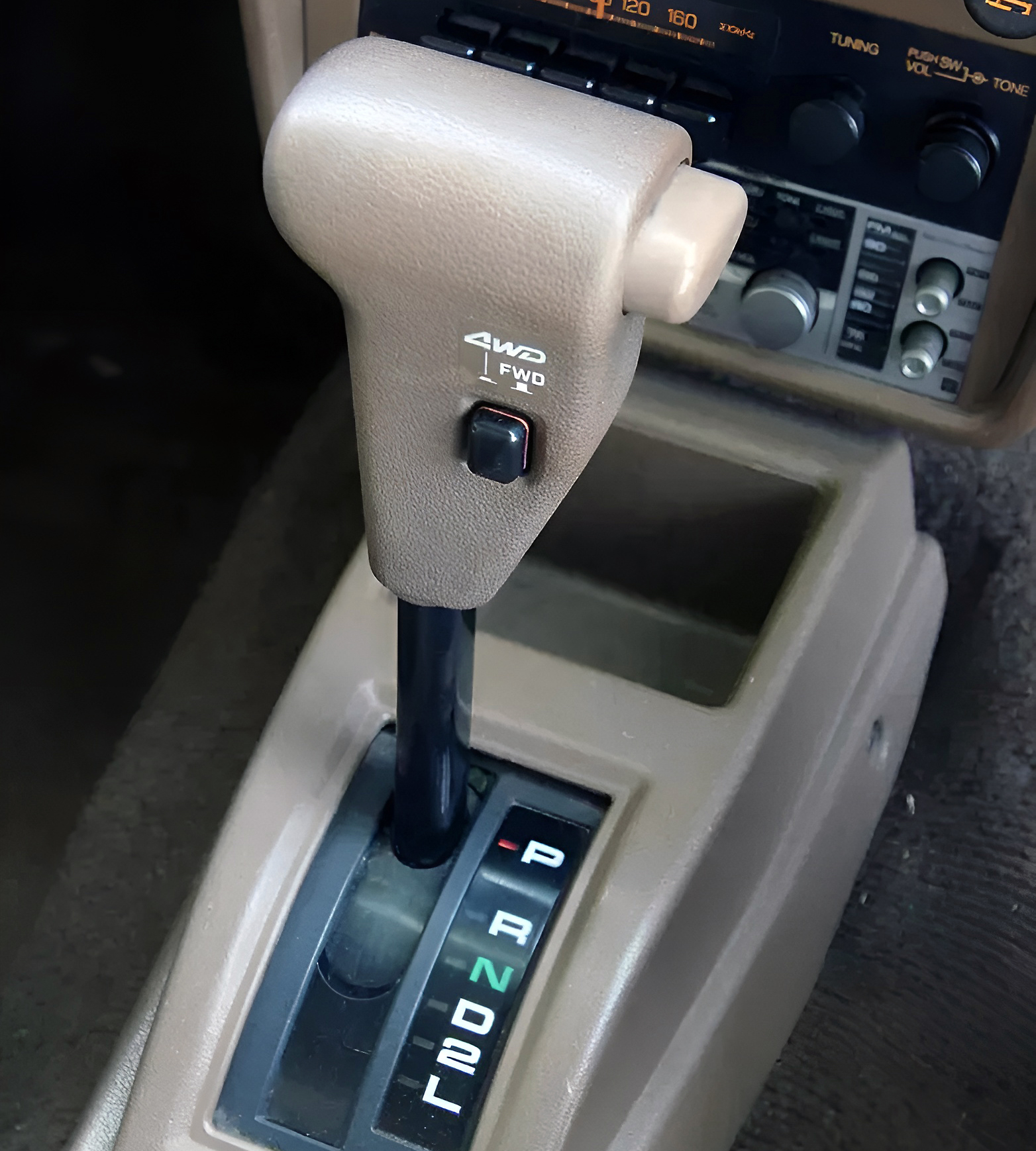 トヨタが40年前に作った“未来のSUV”がこちらです」ツチノコ級の初代