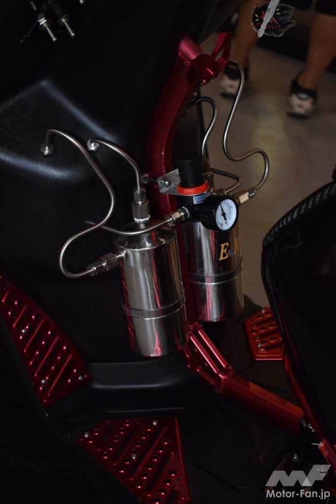 台湾のカスタムショーに出展されたBW'S X125はエアサス搭載でド派手 台湾のカスタムショーに出展されたBW'S X125はエアサス搭載でド派手