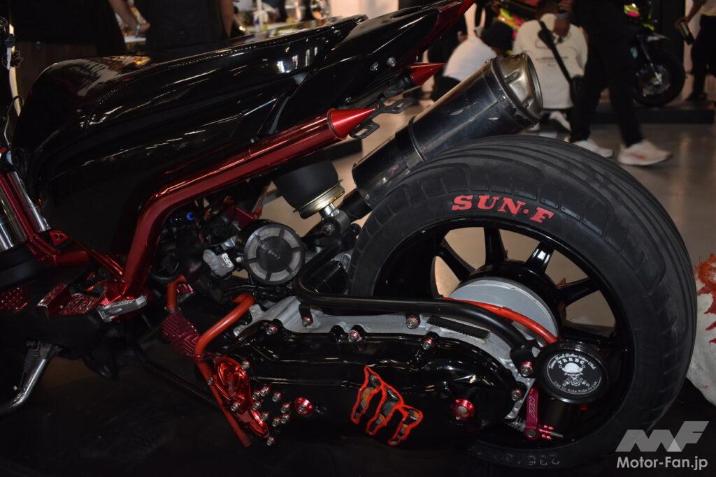 台湾のカスタムショーに出展されたBW'S X125はエアサス搭載でド派手 台湾のカスタムショーに出展されたBW'S X125はエアサス搭載でド派手