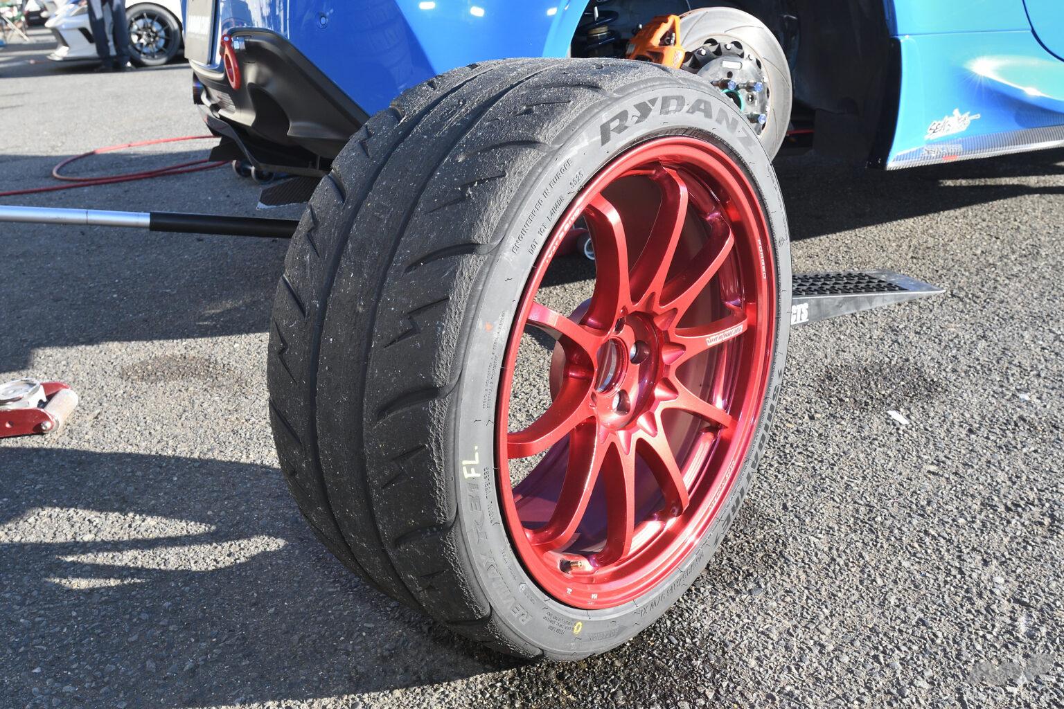 筑波スーパーバトル参戦を目指し車両を修復中 ラウダダ・カンパニーZN8