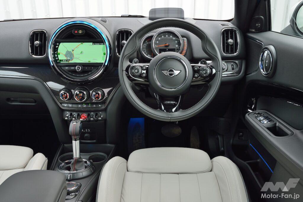 2代目MINIクロスオーバーのインパネ