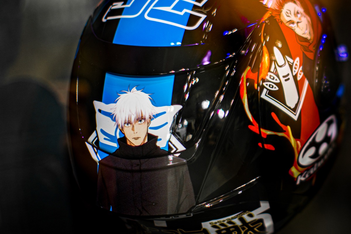 呪術廻戦のバイク用ヘルメット、しかも限定品｜OGK KABUTO「F17 呪術廻