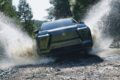 フル電動SUV「レクサス TZ 450e」の走行シーン。