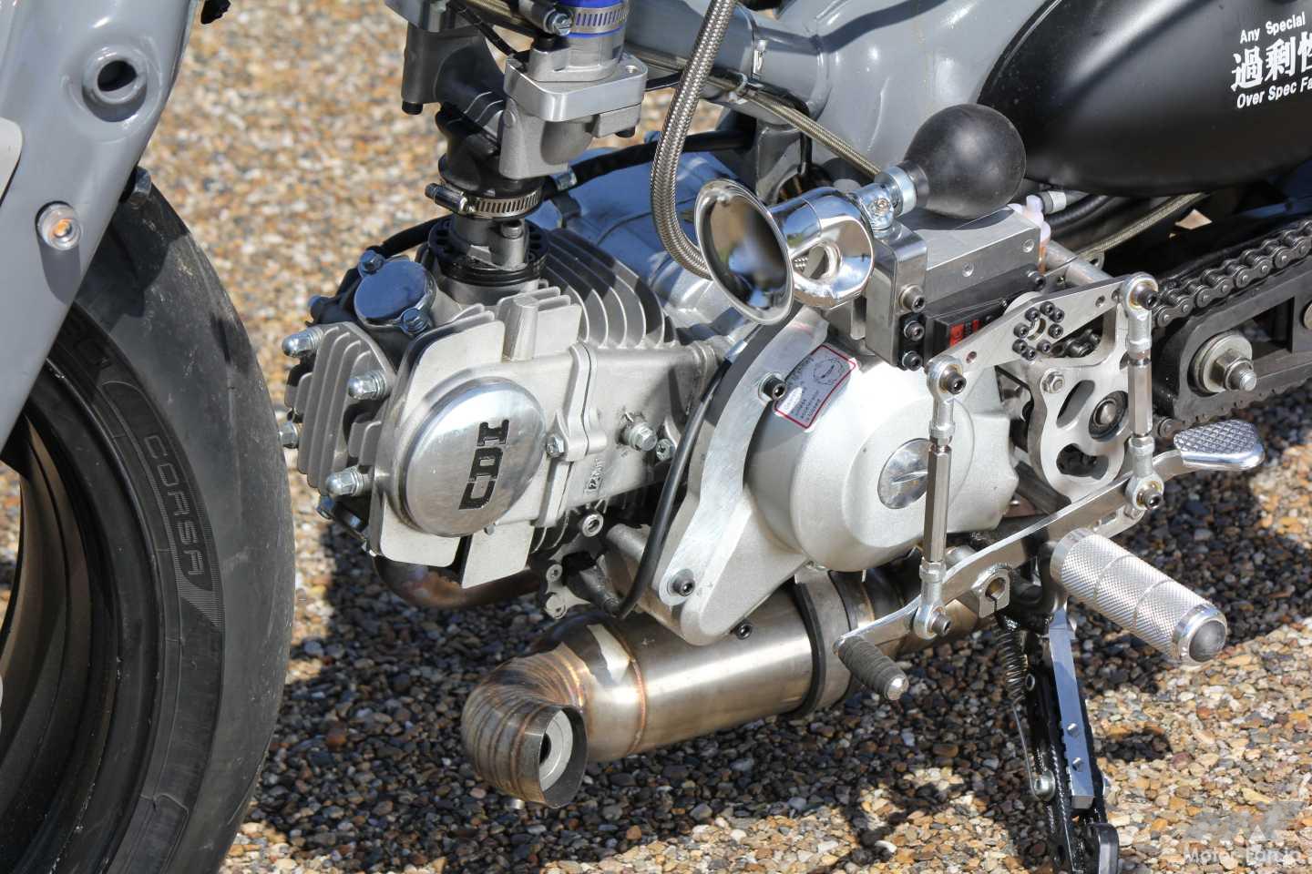 四輪用ダウンドラフトを125ccで!?】ZX-12Rホイールまで投入した“過剰