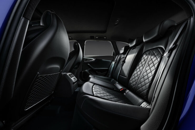 アウディ A4 Avant S lineの後席。