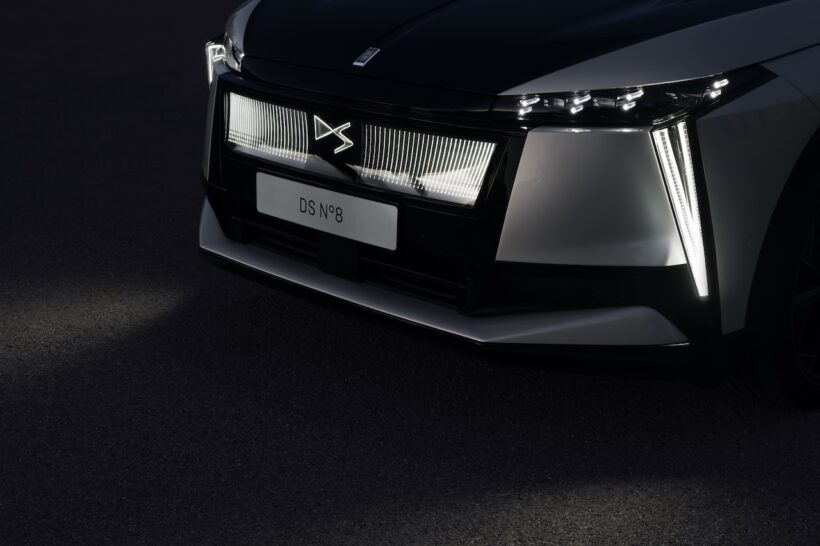 新世代フル電動フラッグシップ「DS N°8」のエクステリア。