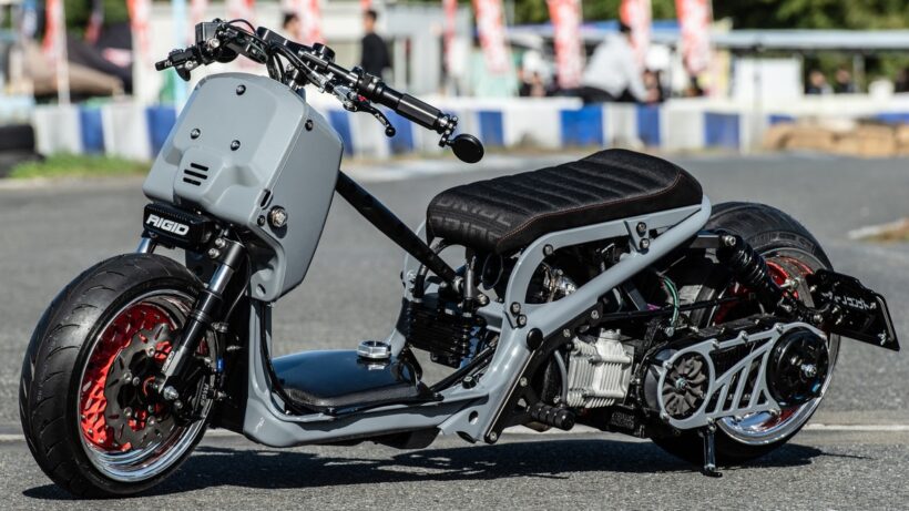 ズーマーカスタムらしい、限界のローダウンやエンジン換装などフル ズーマーカスタムらしい、限界のローダウンやエンジン換装などフル