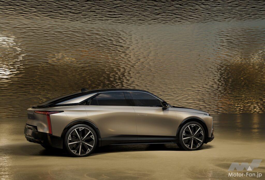 新世代フル電動フラッグシップ「DS N°8」のエクステリア。