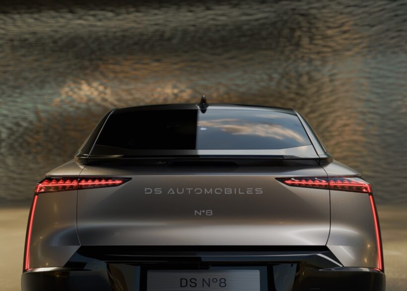 新世代フル電動フラッグシップ「DS N°8」のエクステリア。