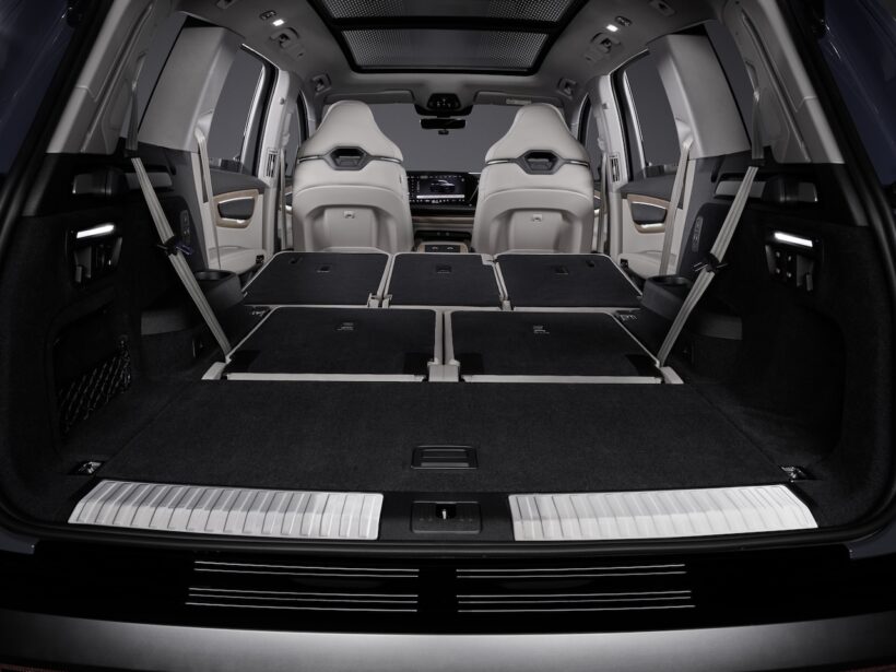新型「アウディ Q7」のラゲッジルーム。