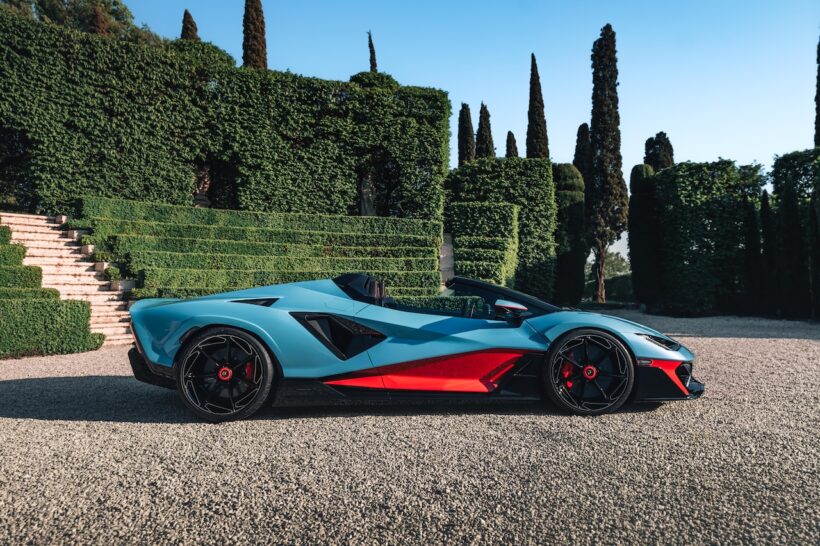 フューオフモデル最新作「ランボルギーニ フェノメノ ロードスター」のエクステリア。