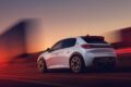 プジョーは初のフル電動パワートレイン搭載「GTi」モデル、「E‑208 GTi」を販売する。