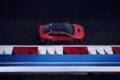 「BMW M コンセプト ノイエ クラッセ」の走行シーン。