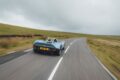 150台限定のオープンスポーツ「ニコルズ N1A」の走行シーン。