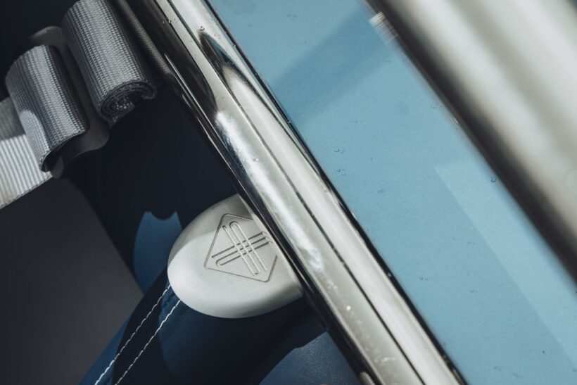 150台限定のオープンスポーツ「ニコルズ N1A」のコクピット。