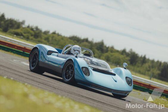 150台限定のオープンスポーツ「ニコルズ N1A」の走行シーン。