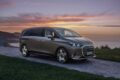 フル電動MPV「メルセデス・ベンツ VLE」の走行シーン。