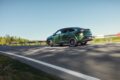 内外装とパワーユニットに改良が施された「メルセデス AMG GLS 63 4MATIC+ クーペ」の走行シーン。