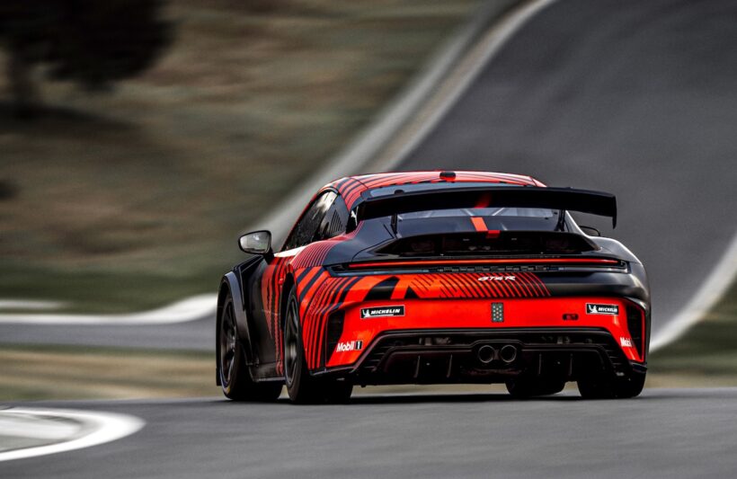 GT4規定で開発されたカスタマー向け新型レーシングカー「ポルシェ 911 GT4 R」。