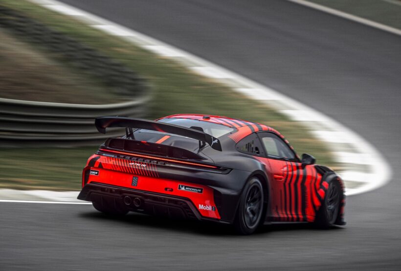 GT4規定で開発されたカスタマー向け新型レーシングカー「ポルシェ 911 GT4 R」。