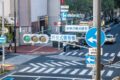 複数の信号機のある交差点